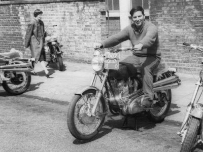 Alan on a Norton Commando S pic